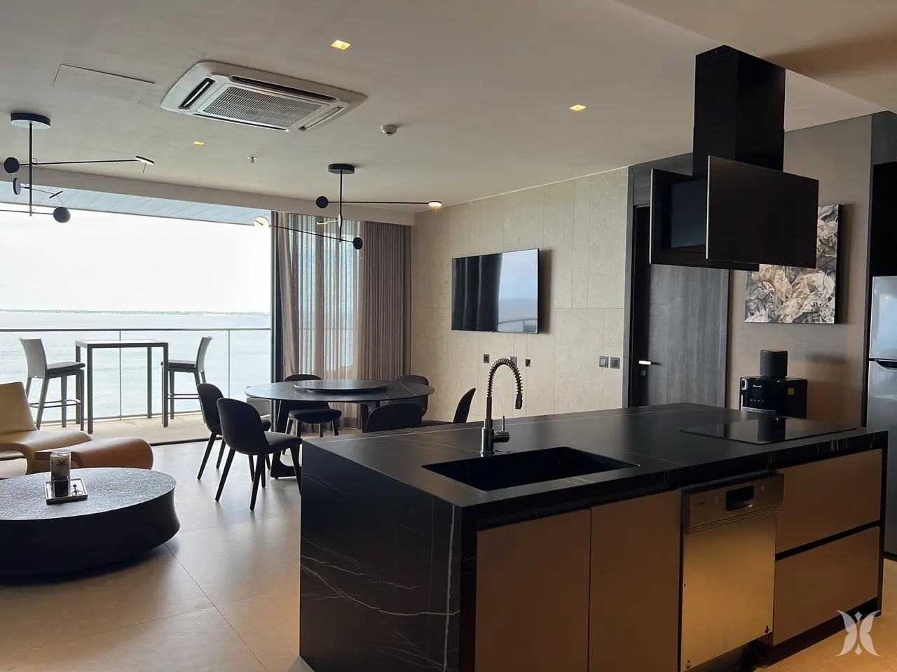 Coastline Apartment 10