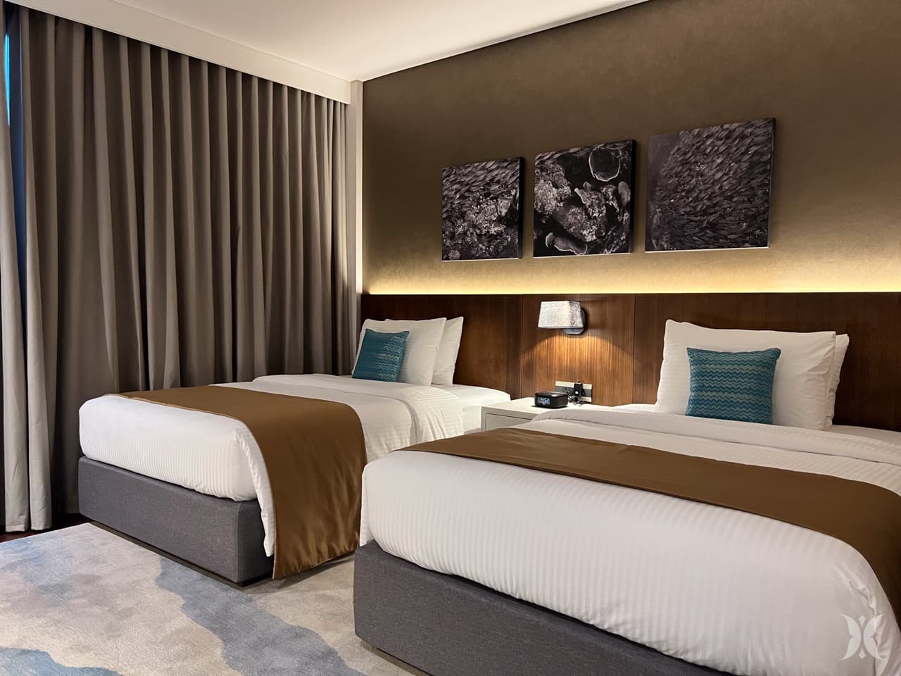 Guest rooms at the Reef 1