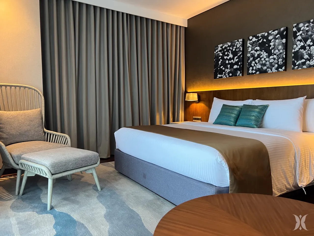 Guest rooms at the Reef 3