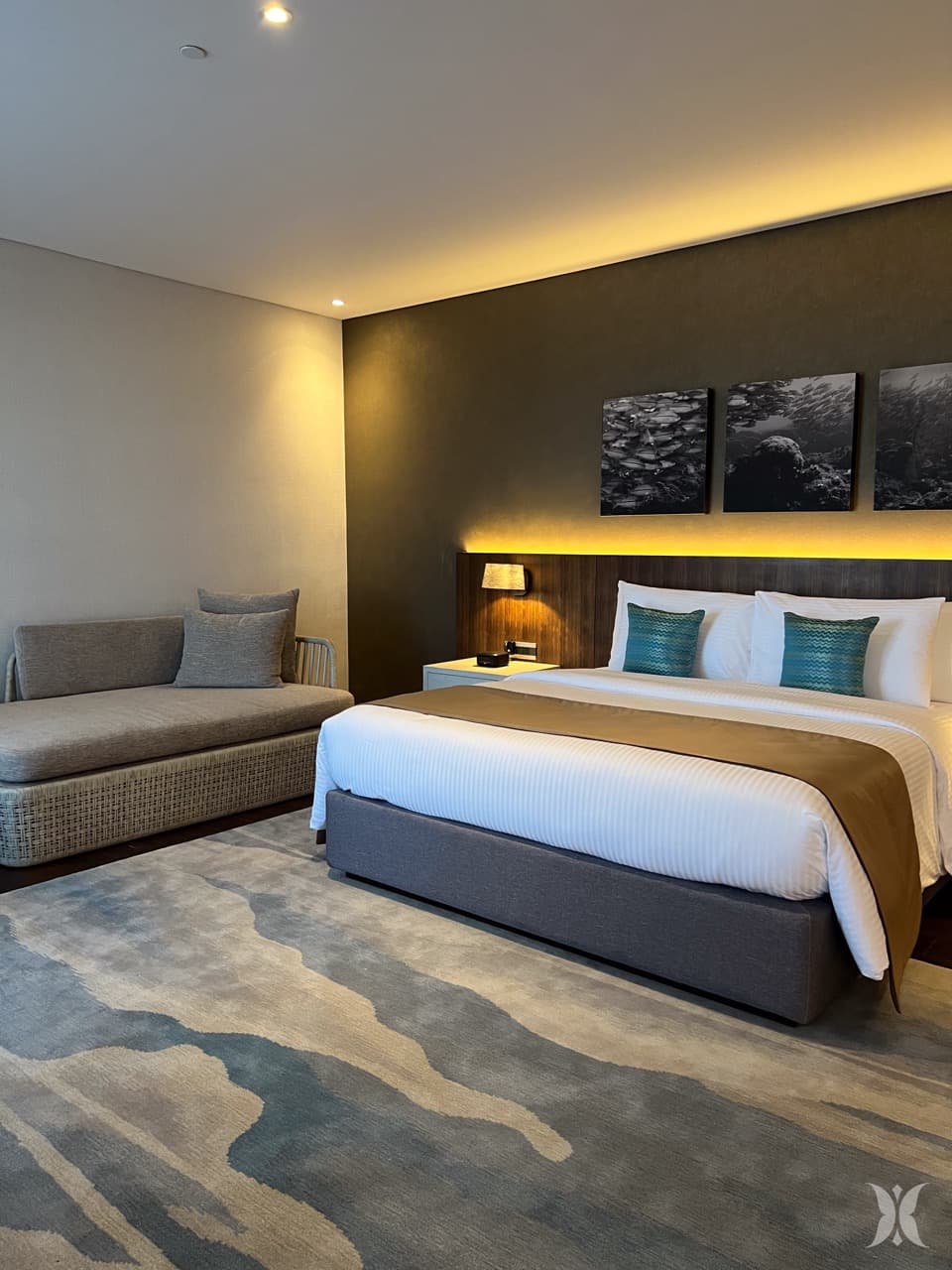 Guest rooms at the Reef 5